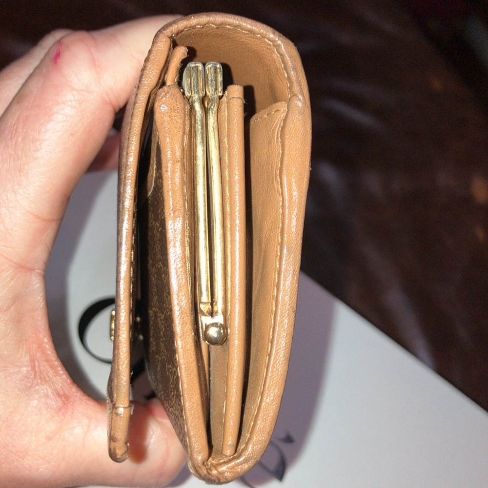 Celine vintage Kisslock monogram Wallet w/gold hardware excellent condit… - Picture 11 of 13